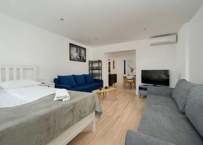Przestronne Studio Przy Rynku We Wroclawiu Z Klimatyzacja I Wanna By Noclegi Renters