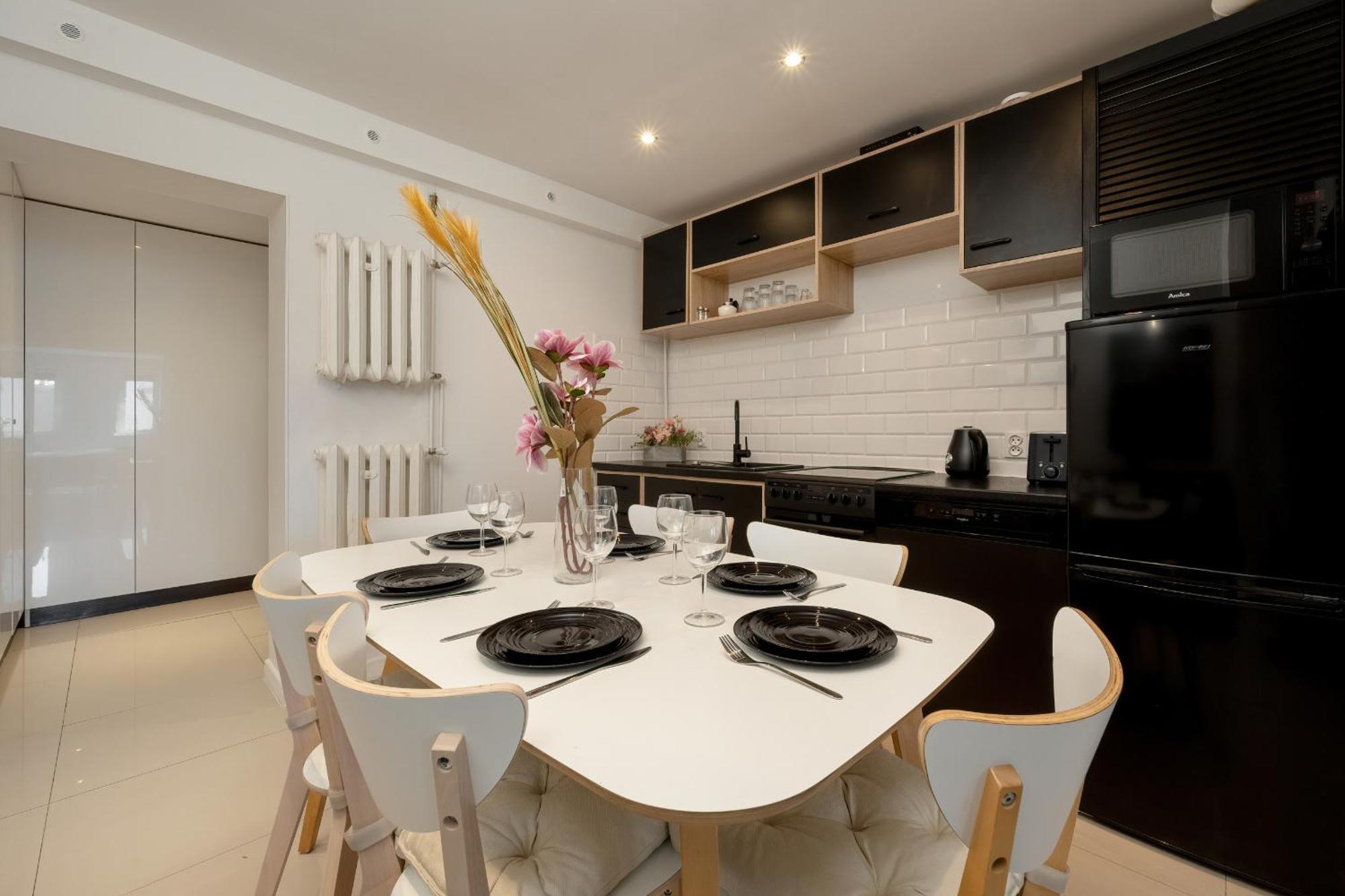 Apartment Przestronne Przy Rynku We Wroclawiu Z Klimatyzacja I Wanna By Renters *