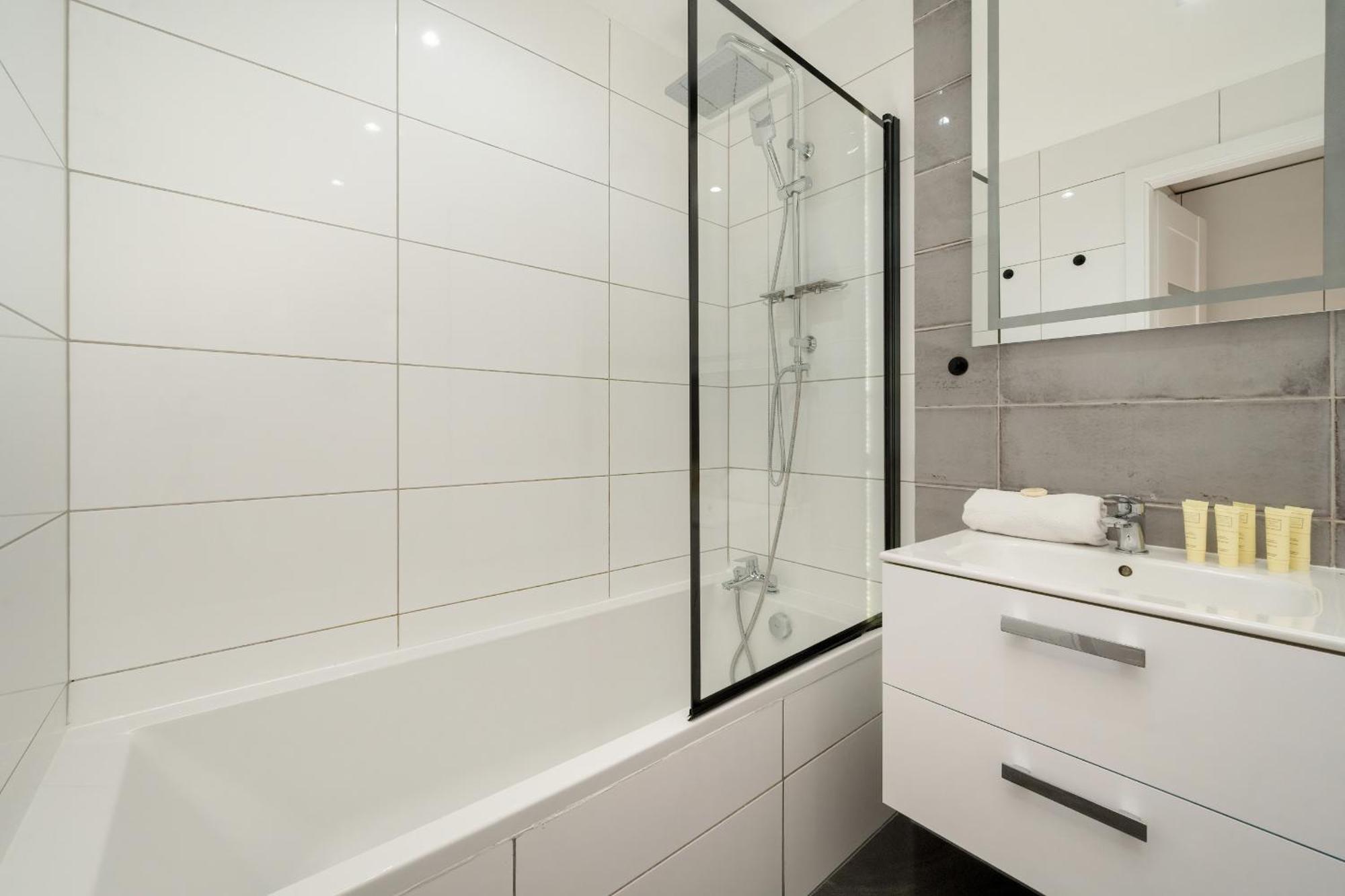 Przestronne Przy Rynku We Wroclawiu Z Klimatyzacja I Wanna By Renters Breslau